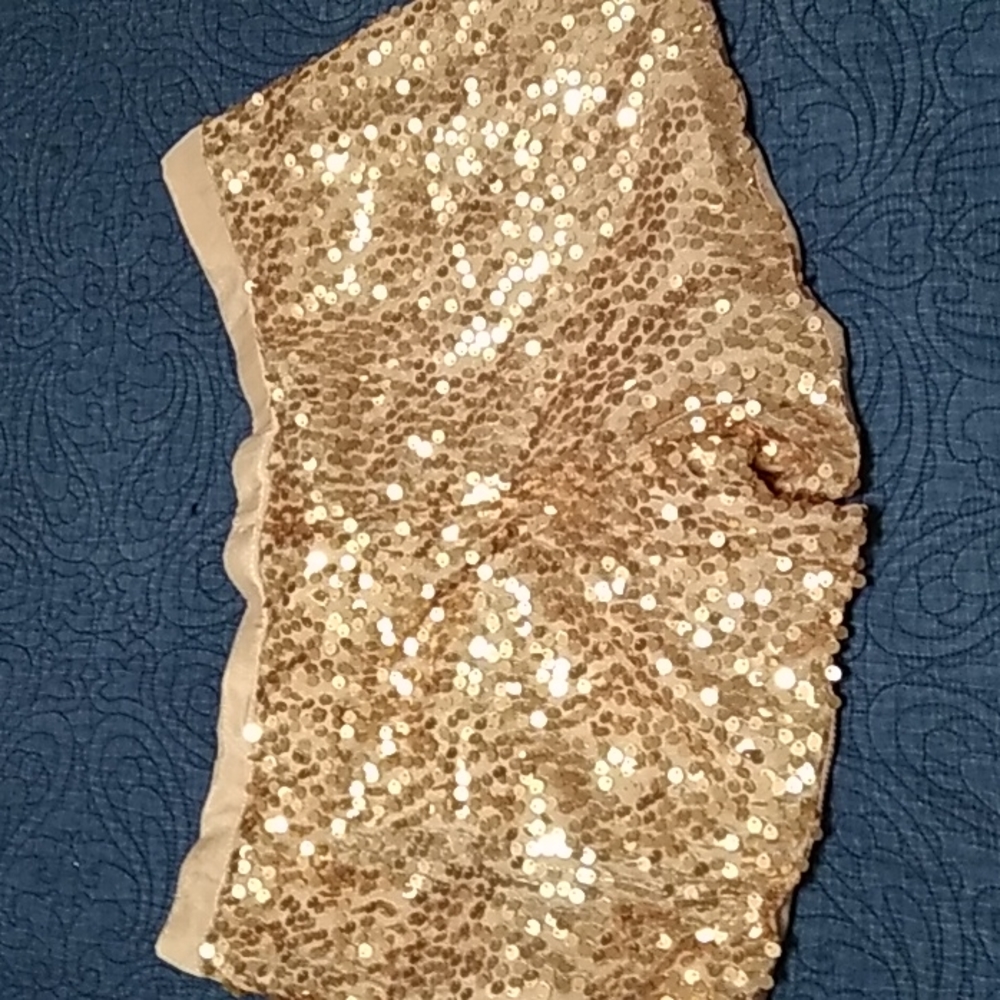 Shorts - Picture 2 of 3